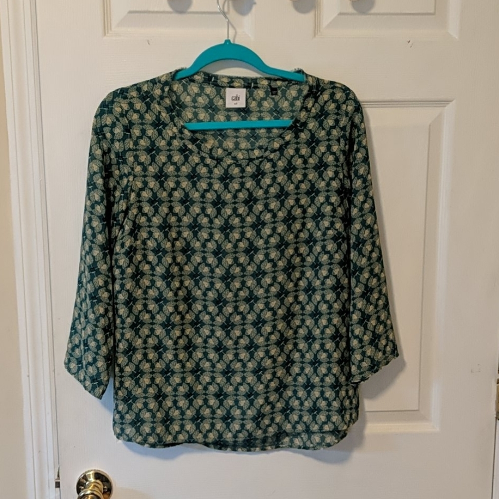 Lightly worn green Cabi blouse w/ 3/4 sleeves